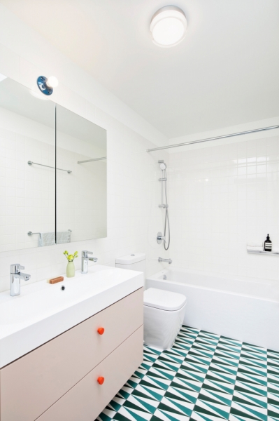 Дизайнерские приемы, которые сделают небольшую ванную комнату лучше