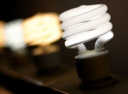 
          Пять мифов об энергосберегающих лампах